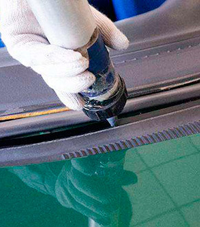 龍華汽車玻璃安裝門店