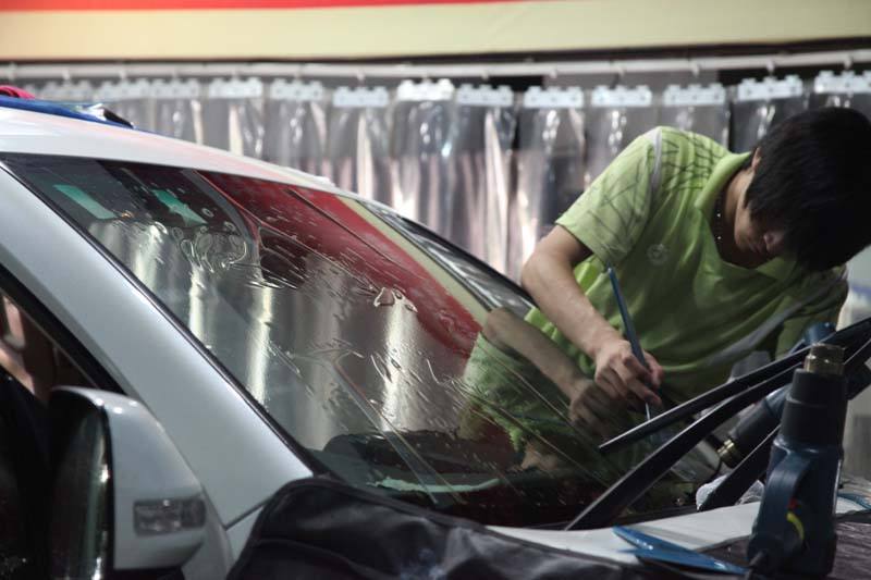 汽車玻璃貼膜