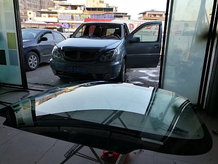 汽車前擋玻璃安裝好可以馬上開嗎？