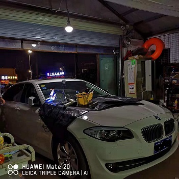 汽車玻璃長裂縫30厘米修複