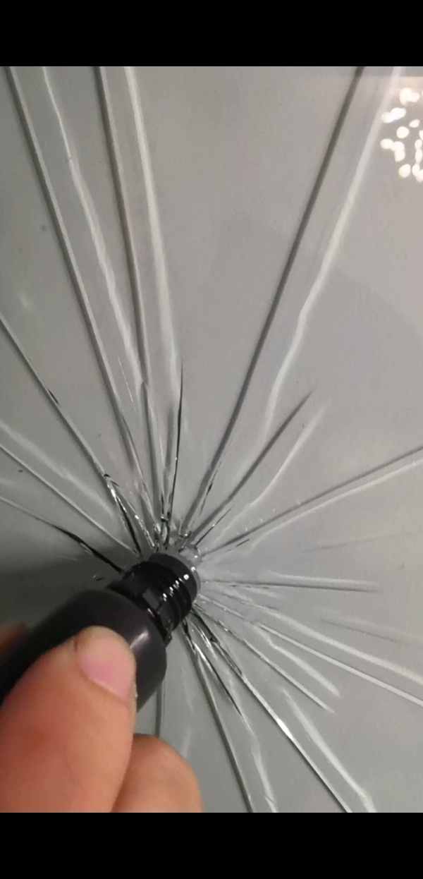 汽車玻璃修複後經久耐用,修複夾層玻璃原來抗壓強度