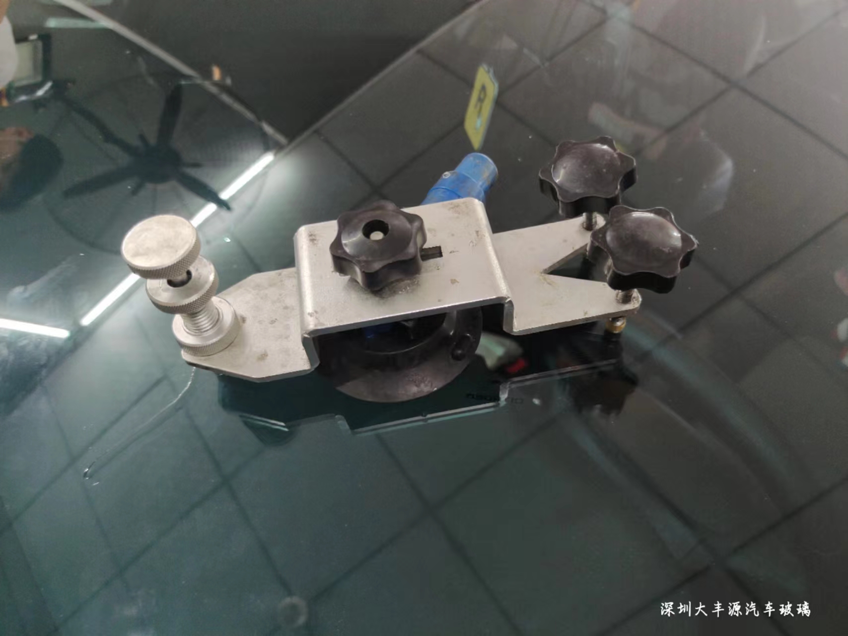 汽車玻璃被砸可以修複嗎？汽車玻璃修複的好處是什麼？